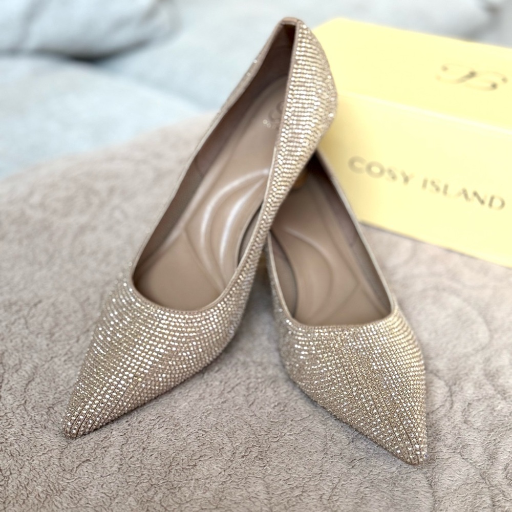 CosyIsland EternalPace Diamond Pointed Toe Kitten Heels in Gold